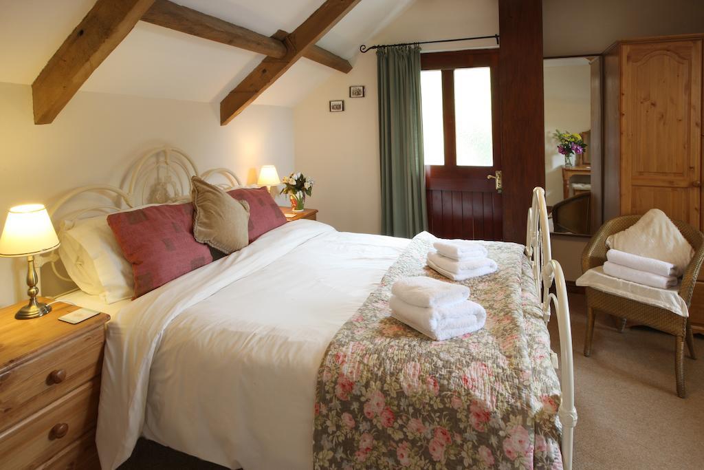 Swansea Valley Holiday Cottages Cilybebyll Room photo